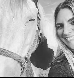 Kristin Vayden Interview Foto mit Pferd Kristin Vayden Interview Foto mit Pferd