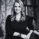 Stephanie Damore Autorenportrait